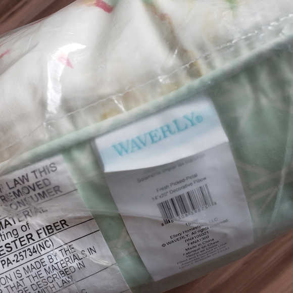 Waverly Floral & Light Aqua Geometric Pattern Accent Pillow NWT - Picture 4 of 9